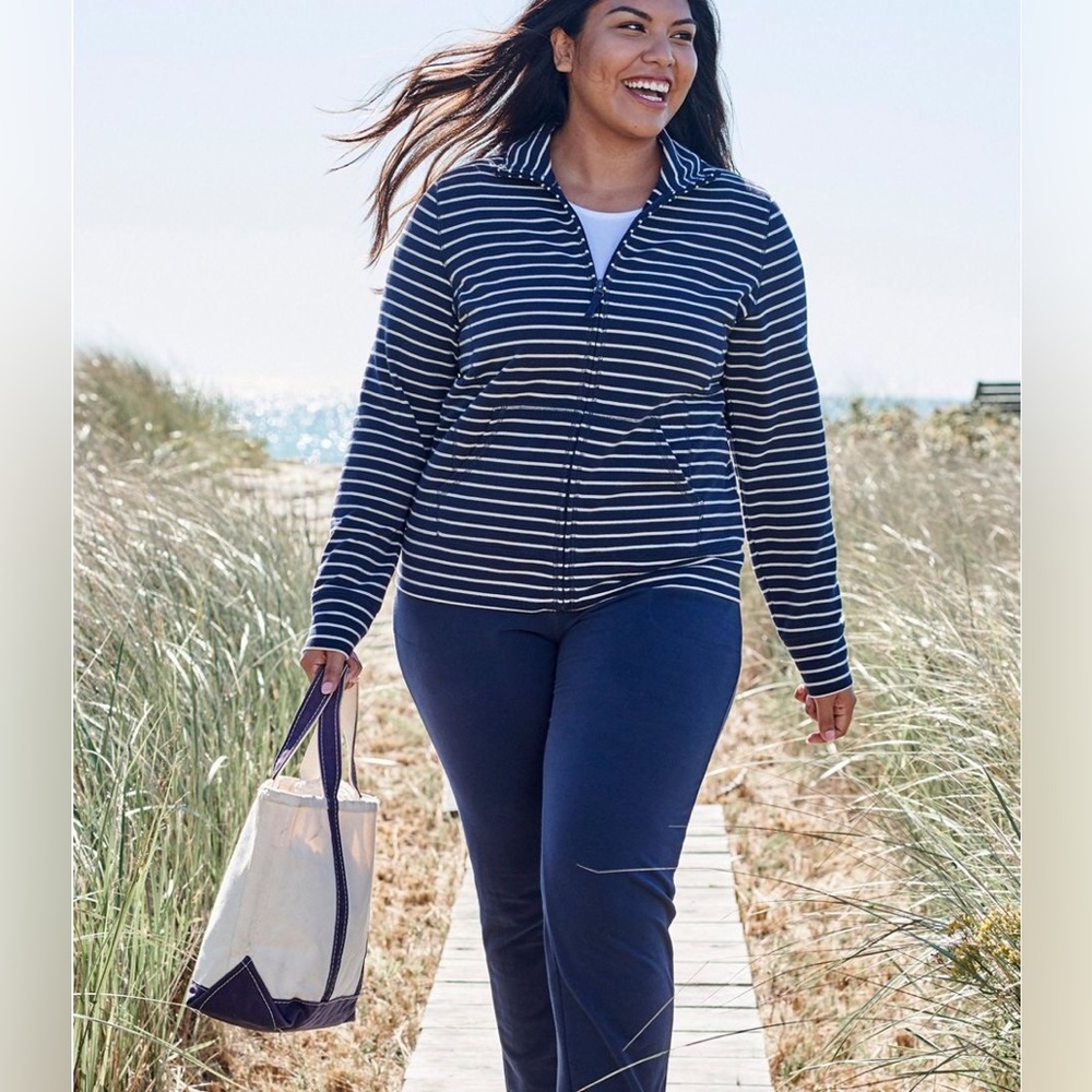 LL.bean women’s sweatshirt. Full zip, size medium, like new.